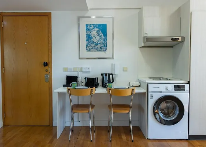 Cosy & Bright European Uni * Strovolos