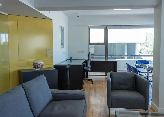 Cosy & Bright European Uni * Strovolos