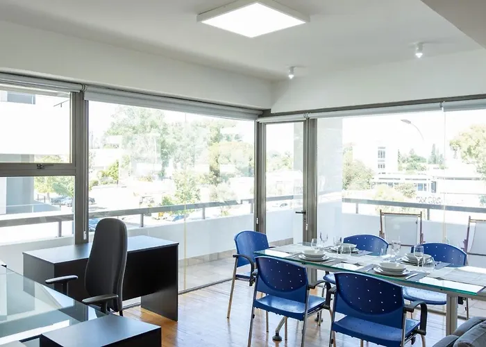 Cosy & Bright European Uni *